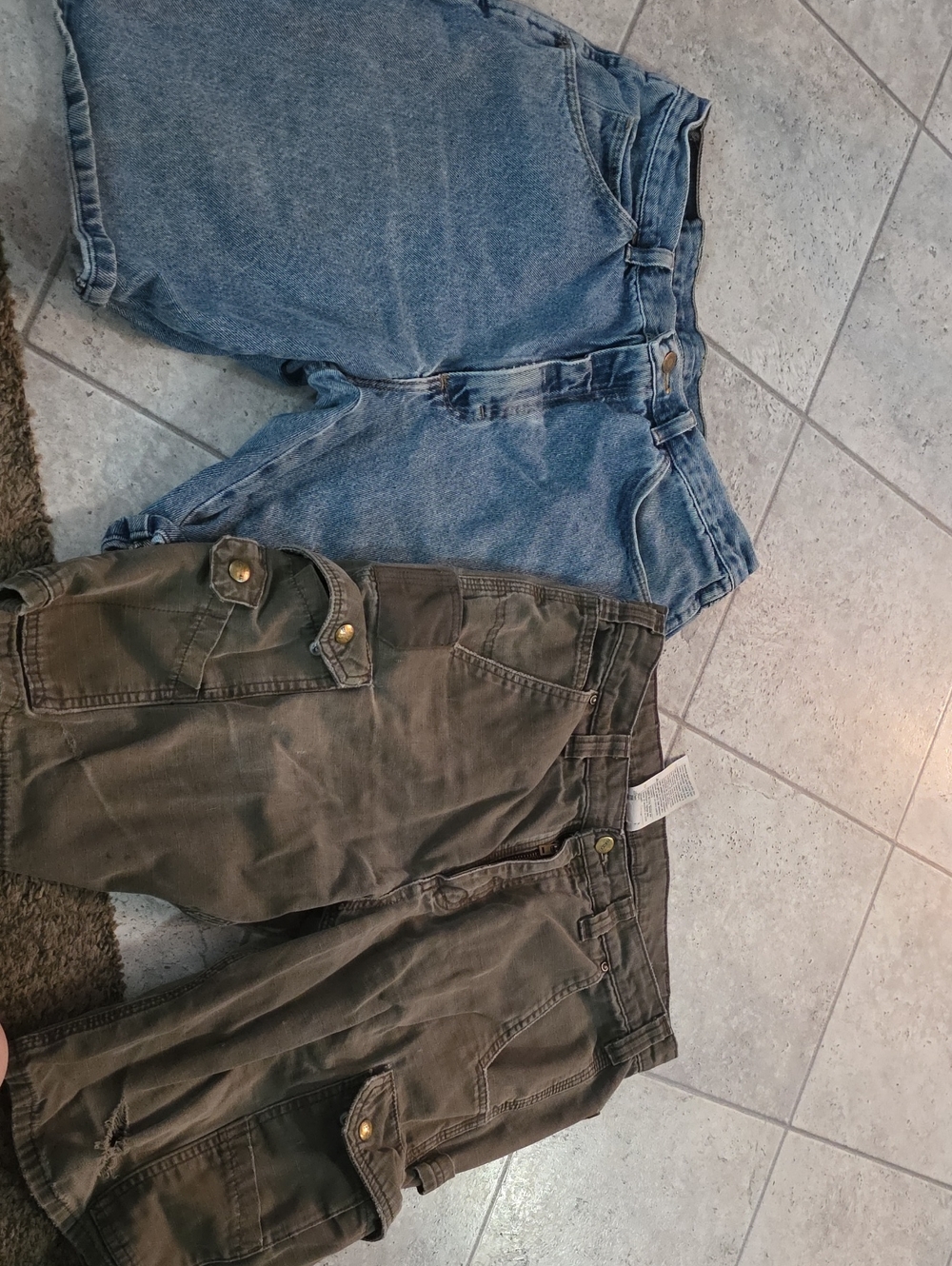 Wrangler Blue Denim Short & Carhartt Olive Cargo Short